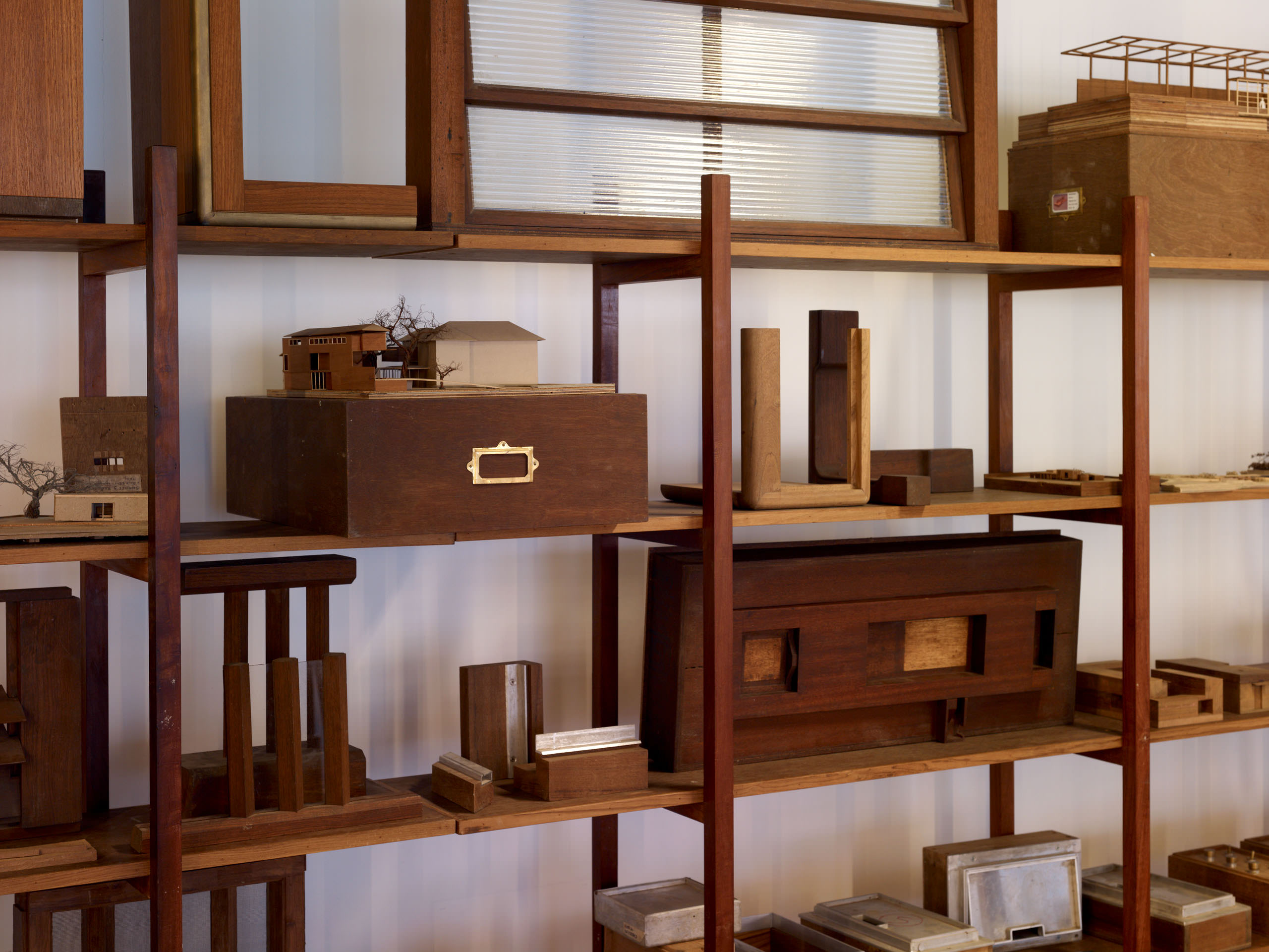 E11328 AP45 028218 j2560